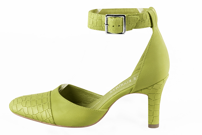 Pistachio green women's open side shoes, with a strap around the ankle. Round toe. High kitten heels. Profile view - Florence KOOIJMAN